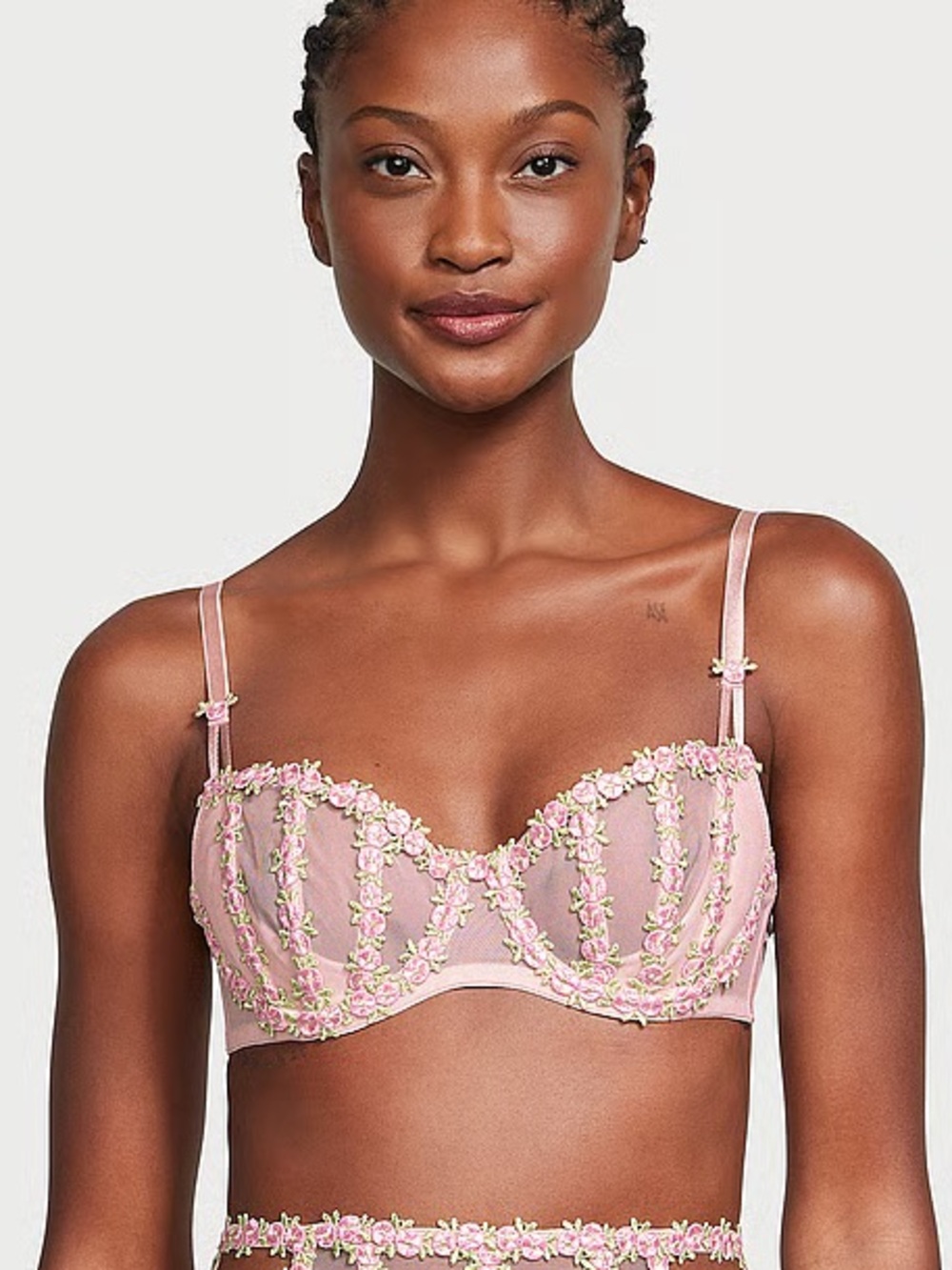 Victoria Secret DREAM ANGELS
Wicked Caged Rosebud Embroidery Balconette Bra